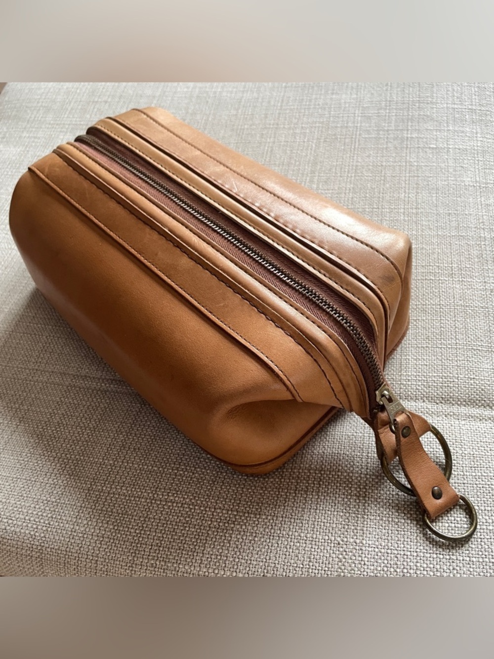BOSCA // Classic Leather Dopp Kit Toiletry Bag in Cognac Brown unisex